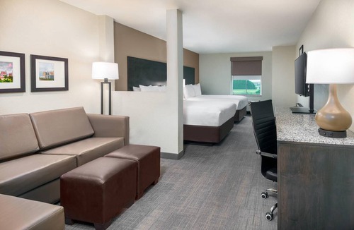 Fruitville Hotel | Coral Pointe Sarasota, an Ascend Collection Hotel