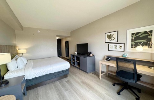 Port Charlotte Hotel | Country Inn & Suites by Radisson, Port Charlotte, FL