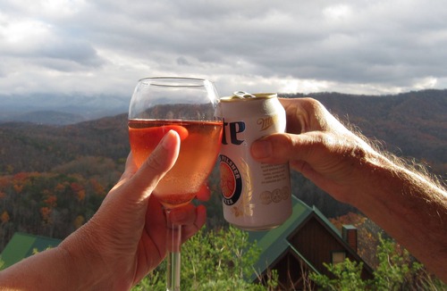 Pigeon Forge Cabin | Couples Romantic Paradise,Gorgeous View,Free HS WiFi,HTub,XM, Smart Home Theatre
