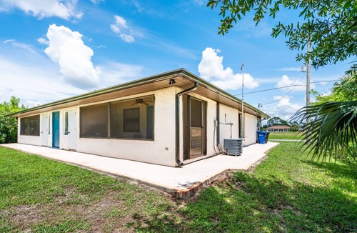 Warm Mineral Springs Apartment | Cozy 1-bedroom apartment walking distance to Warm Mineral Springs