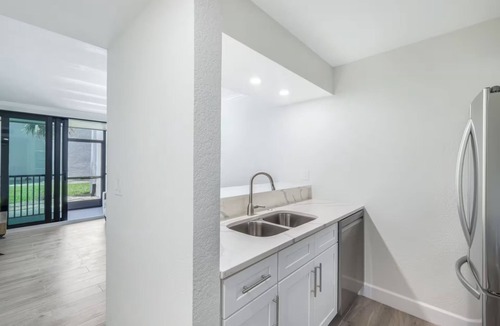 Sanibel Condo | Cozy 1-bedroom condo in Sundial resort in Sanibel Unit H110