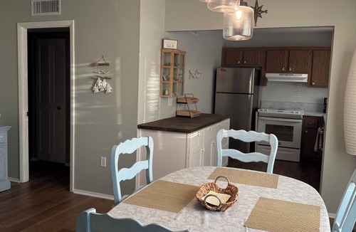 Bradenton Condo | Cozy 1-bedroom condo with AC, amazing Bradenton- short drive to the Brach