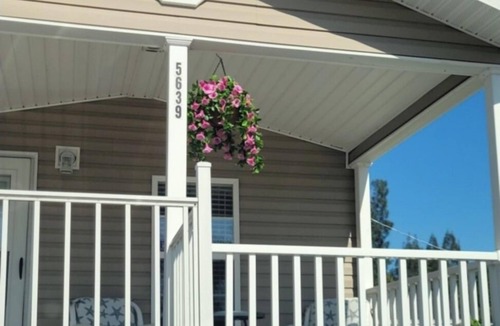 Bayshore Gardens Cottage | Cozy 1-bedroom cottage in serene Bradenton with AC