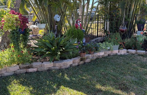 South Island Apartment | Cozy 1-bedroom studio in FMB on canal fishing dock short walk to beach relax