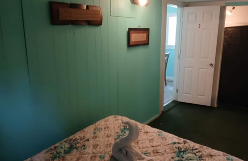Fort Myers Apartment | Cozy 1BR Fort Myers Getaway – Minutes to Downtown!