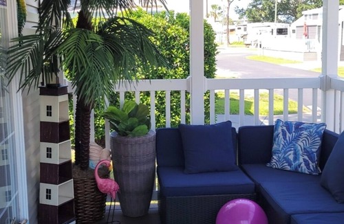 Bayshore Gardens Cottage | Cozy 2-bedroom cottage with AC in beautiful Bradenton