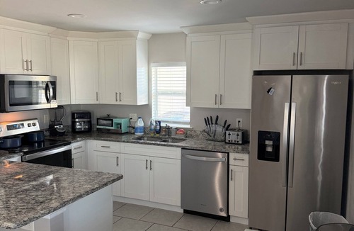 Centennial House | Cozy 2-bedroom house in serene Lehigh Acres Wifi Included.