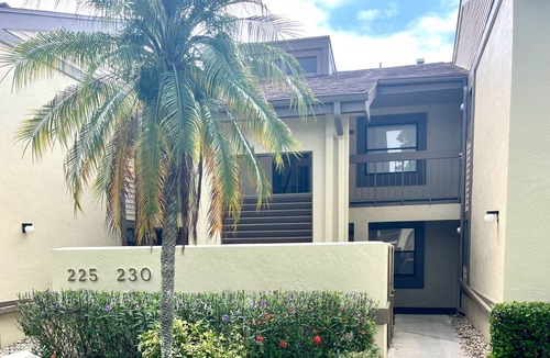 Oldsmar Condo | Cozy 2BR condo w/Pool in Gated community. close to beaches/resturants/shopping