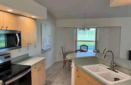White Marsh House | Cozy 3 bedroom 2 bathroom house.