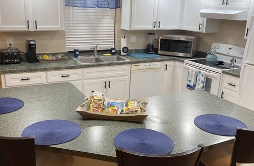 Diplomat House | Cozy, Clean, Convenient With A Beach Feel
