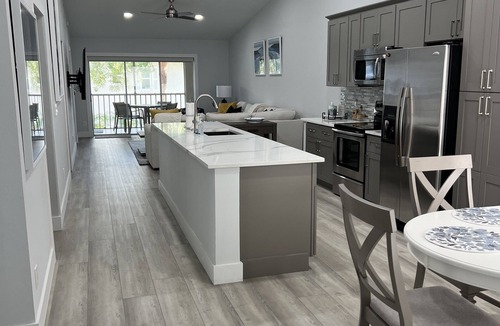 Naples Park Condo | Cozy condo with Wi-Fi and AC in charming Naples. Sleeps 6