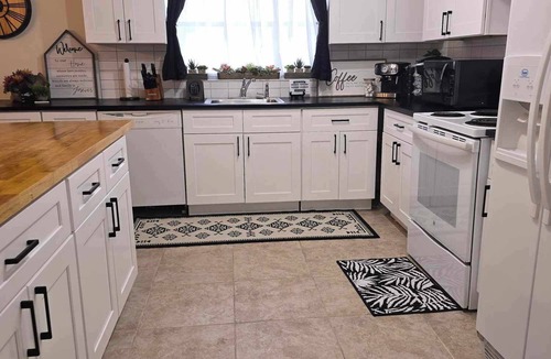 Lochmoor Waterway Estates Apartment | Cozy Dreamy Suites 1 in marvelous Cape Coral with AC, WiFi