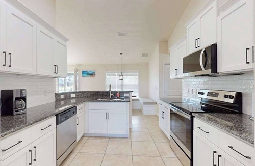 Broadmoor House | Cozy home with yard, near attractions, washer & dryer, & WIFI