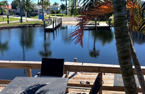 Charlotte Park House | Cozy one bedroom, w/private dock on canal and Resort Amenities