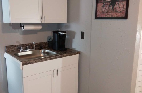 Clearwater Apartment | Cozy Quiet Serene Space Private Bath & Entry Near Safety Harbor
