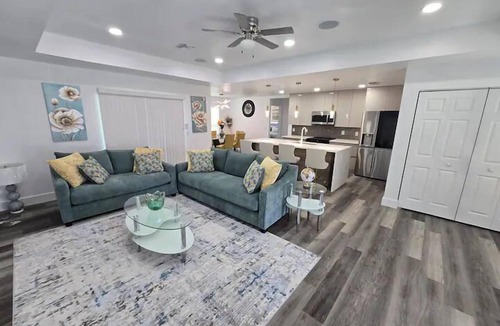 Mariner House | Cozy Urban Oasis
