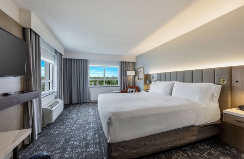 Biggar Hotel | Crowne Plaza Ft. Myers Gulf Coast by IHG
