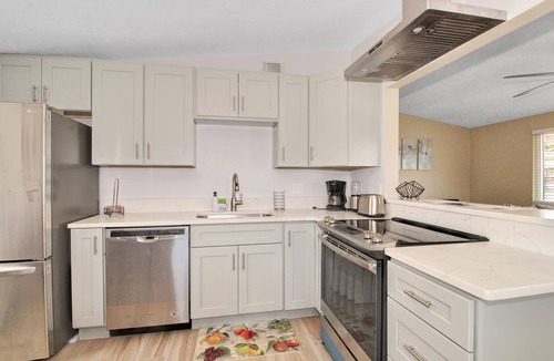 Crystal Beach House | Crystal Beach Monthly Special Military & Veteran Discounts