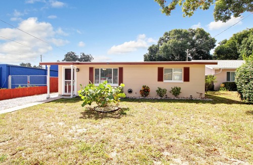 Crystal Beach House | Crystal Beach Monthly Special Military & Veteran Discounts