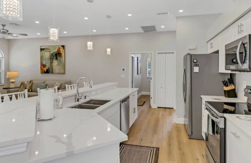 Central Naples House | Cul-de-sac 3 Bedroom+Den, Heated Pool Luxury Villa in Gated Community of Naples