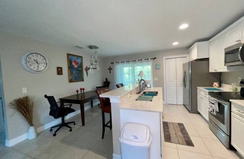 Englewood East Villa | Cute Property Located In The Center Of Englewood