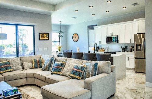 Jacarandas House | D`Marsha - ESQUISITE
