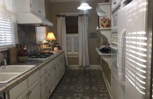Beaufort House | Danas Cottage located near the Historic part of Beaufort