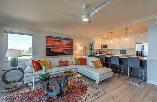 Park Shore Condo | Dazzling 9th floor views of the Gulf! CL0903