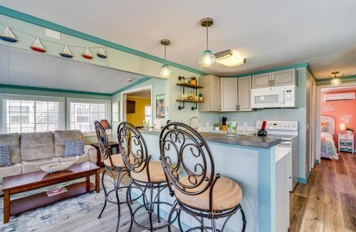 Fort Myers Beach House | Deck & Resort Perks: Home 3 Mi to Fort Myers Beach