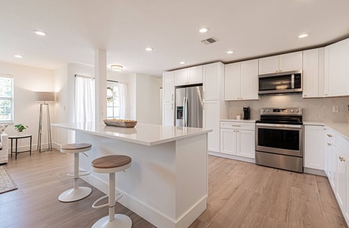 Coquina Sands House | Designer’s Luxury 3 BR Pool Home .5 mile to BEACH.