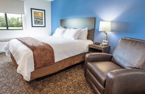 Augusta Hotel | Discover Relaxation Near Augusta’s Top Golf, Dining & Riverwalk Adventures