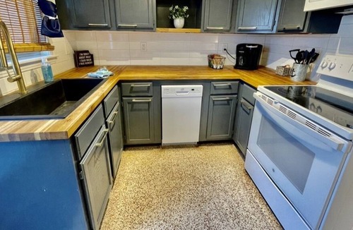 Downtown Apartment | Downtown by Payne Park