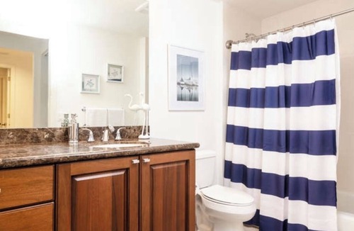 Royal Harbor Condo | Downtown Location! Naples Bay Resort - Amenities!