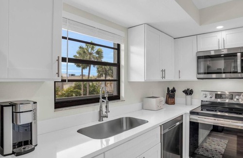 Park Shore Condo | E-234 & F- 237 - Perfect for Group Travel