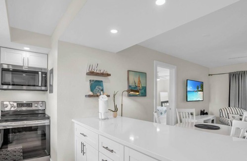 Park Shore Condo | E-234 & F- 237 - Perfect for Group Travel