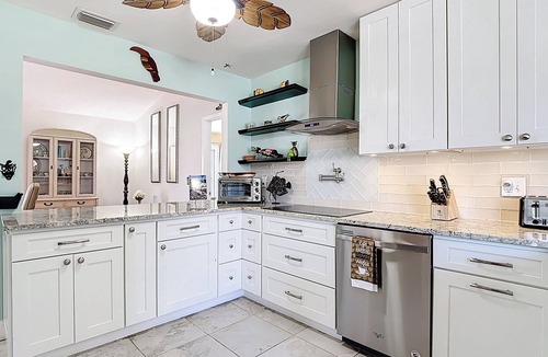 Fort Myers House | East Facing Heated Pool, Deep-Water Dock, Kayaks: Boats N Breezes