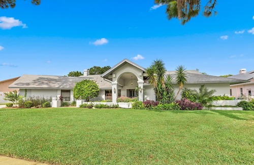 Palm Harbor House | EAST LAKE GEM ON THE GREEN 3 BED 2 BATH POOL HOME PERFECT FOR FAMILIES