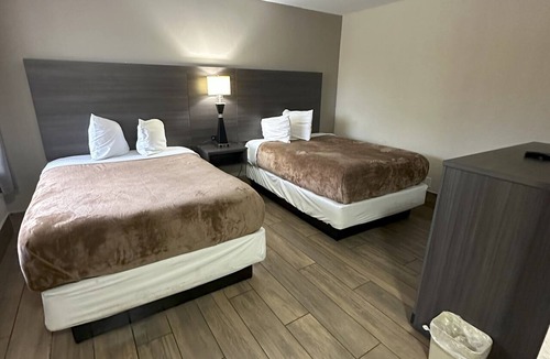 United Central Hotel | Econo Lodge St. Petersburg Central