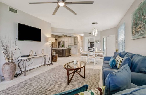 Fort Myers Condo | Elevated Colonial Country Club Active, Social Lifestyle! Stunning End-Unit Ground-Floor Retreat!