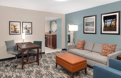 Estero Hotel | Embassy Suites by Hilton Fort Myers Estero