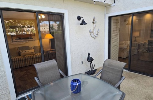 Pine Ridge House | Emeralds in Naples 2BR Townhouse+Loft, 1 mile to Beach, Walk to Dining & Shops