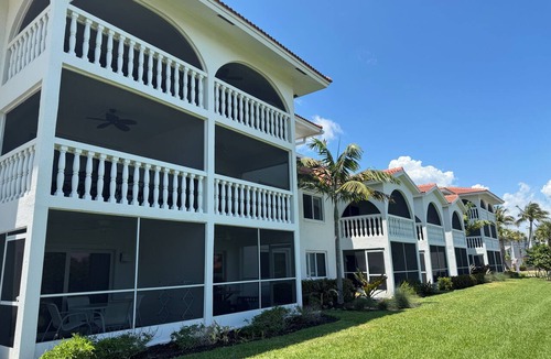 Sanibel Condo | End unit with extra windows. Steps to the beach, private beach access!