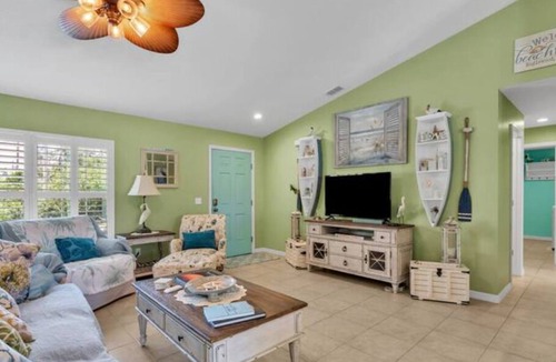 Englewood East House | Englewood Cottage 3 Bed 2 Bath Home with Heated Pool, Hot Tub and Fire Pit