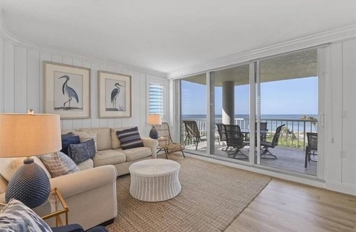 Park Shore Condo | Enjoy coastal living in this 3 bedroom condo-WS0501