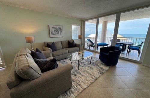 Park Shore Condo | Enjoy life in this 3 bedroom beachfront condo-CL1201