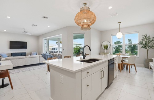 South Island House | Enjoy the Salty Flamingo gulf access pool home-four minute walk to the beach!