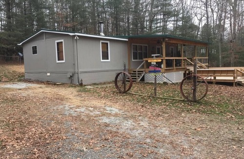 Cedar Mountain House | Explore Nearby Waterfalls & Epic Mountain Biking — Relax in a Pet-Friendly Home!