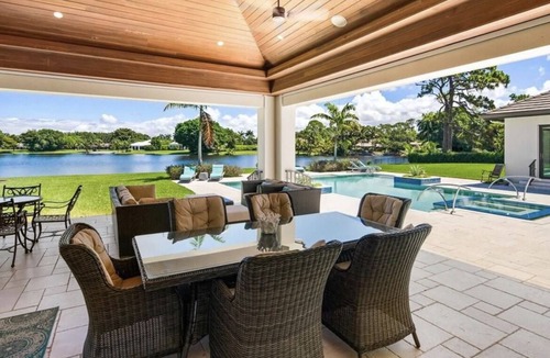 Pine Ridge House | EXQUISITE NEWER CUSTOM ESTATE HOME W RESORT POOL and AMAZING VIEWS.