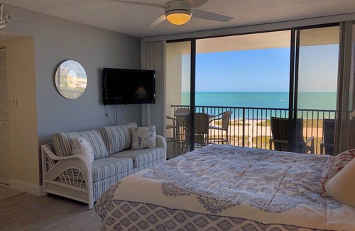 Sand Key Condo | Extraordinary 9th Floor Beachfront Views on Sand Key! Heated Pool & Hot Tub!