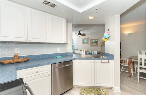 Palm Island Villa | Eye catching nice two bedroom near the Pool with a Nice Gulf view too! B3313B